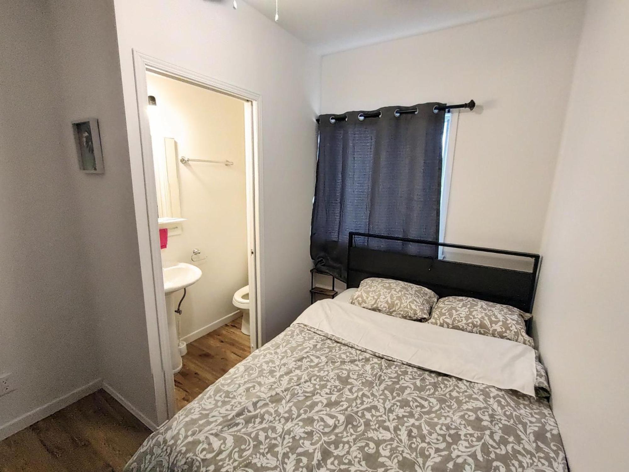 Welcome To Airbnb Saint-Jean-sur-Richelieu Pokój zdjęcie
