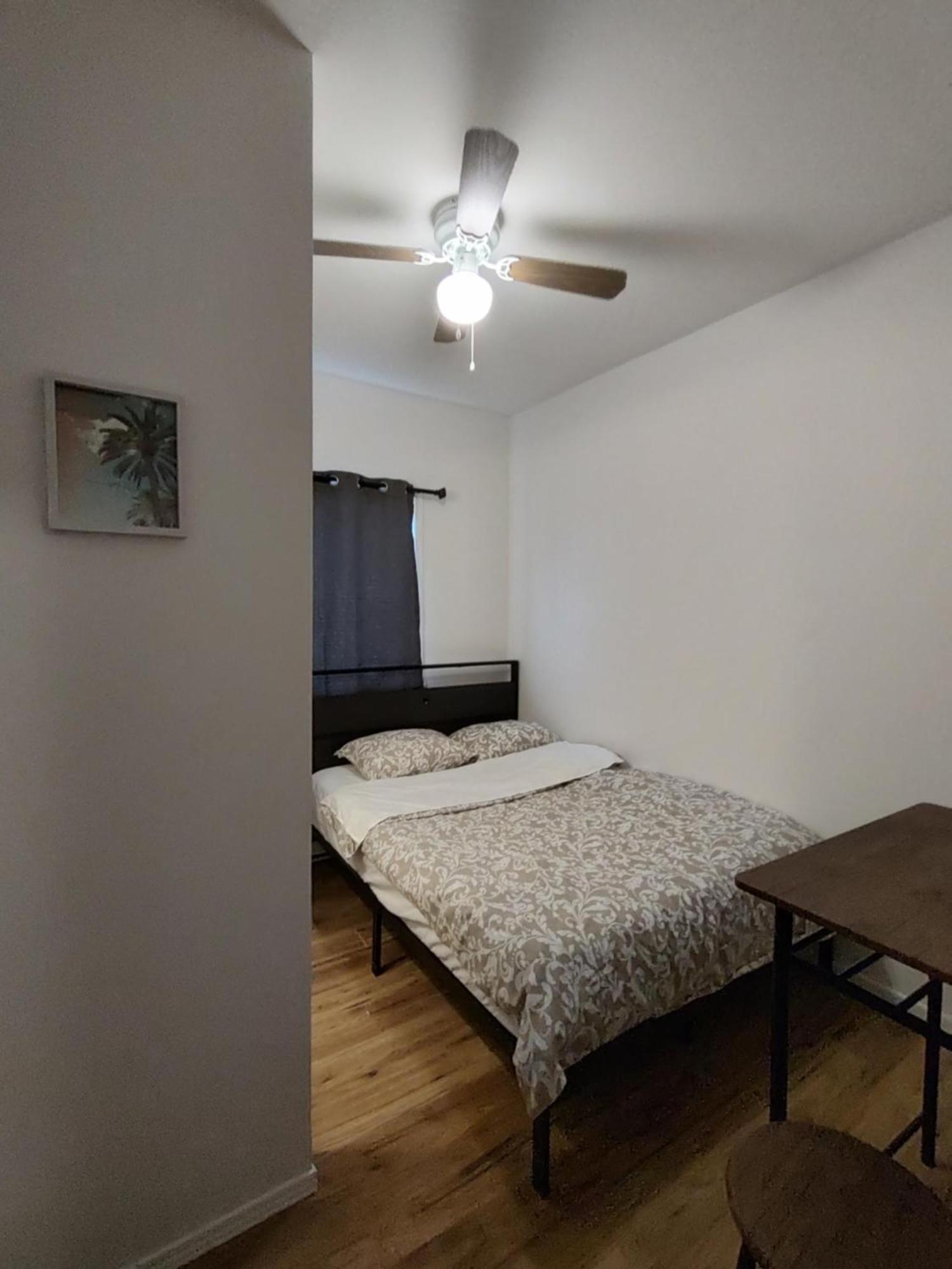 Welcome To Airbnb Saint-Jean-sur-Richelieu Pokój zdjęcie